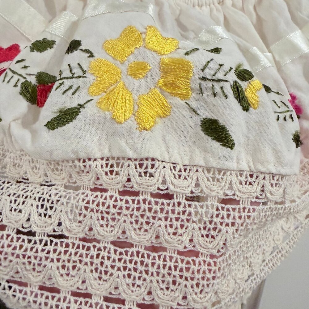 Vintage Off-Shoulder Mexican Embroidered Maxi Dress Cream Floral Boho XS/S - Picture 4 of 5